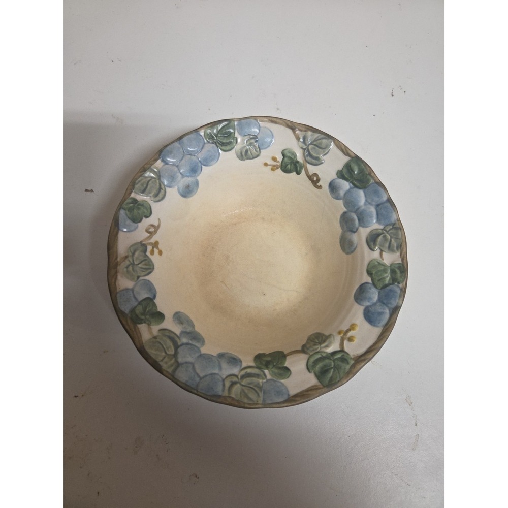 Vintage Metlox Poppytrail Sculptured 7 1/2 Inch‎  Grape bowl.